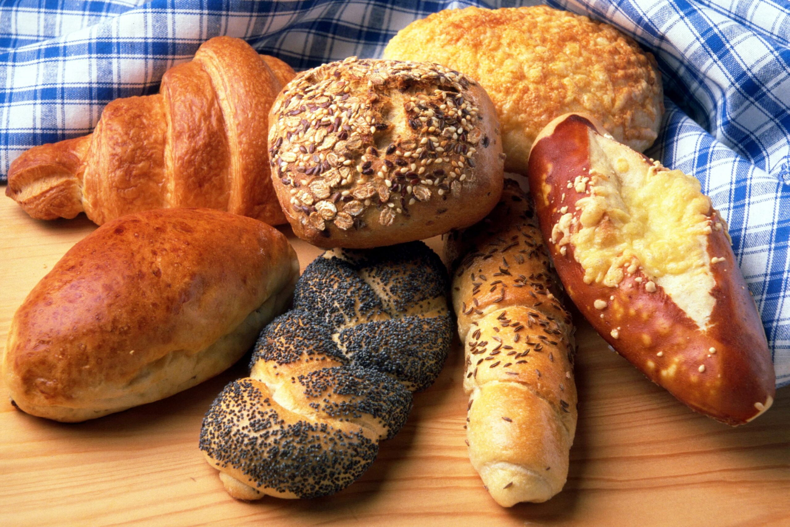 bread roll crispy delicious 2add8a1bf86c675336028f664755b156